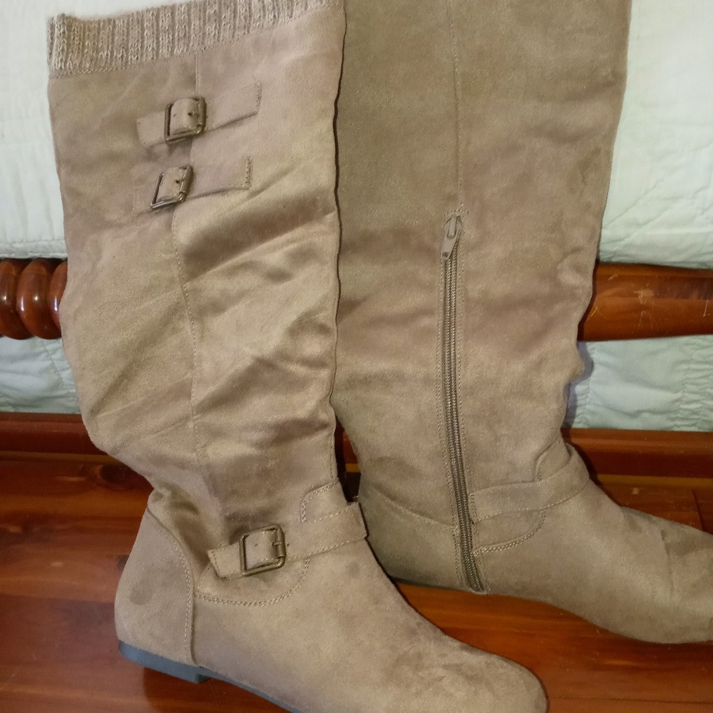 Ladies boots